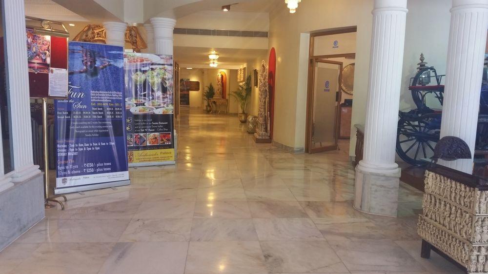 Ambassador Pallava Madras Buitenkant foto